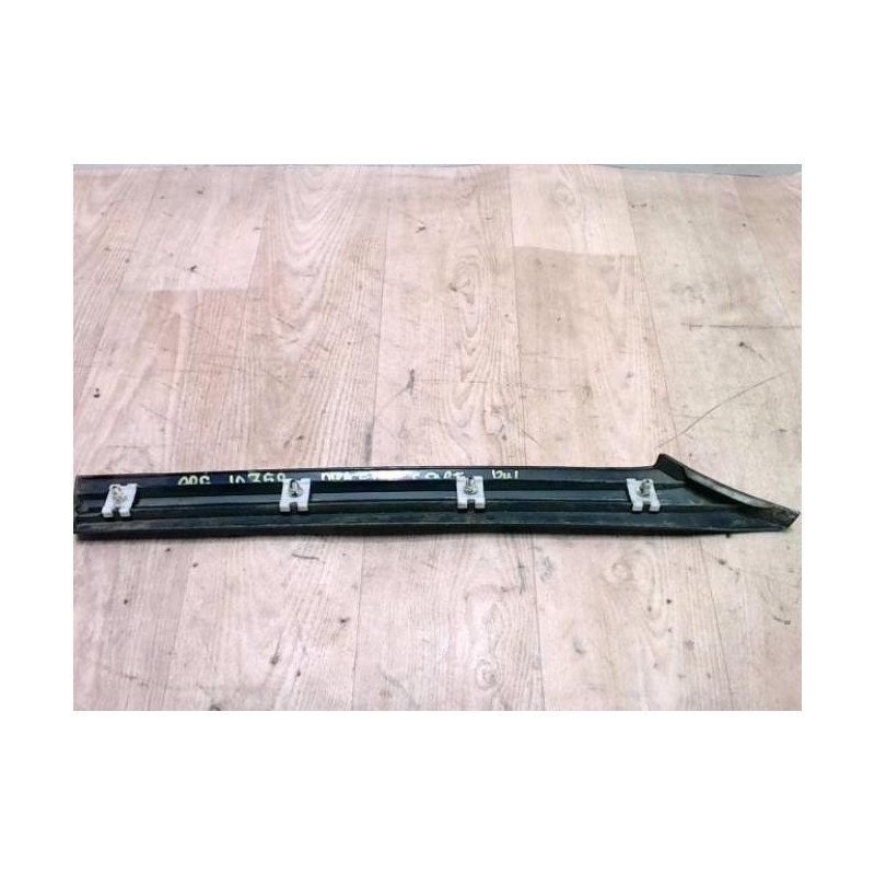 Baguette d'aile arrière gauche MERCEDES CLASSE C 203 COUPE SPORT PHASE 1 d’occasion