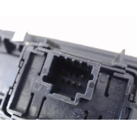 Interrupteur de leve vitre avant droit RENAULT GRAND SCENIC 3 PHASE 1 d’occasion