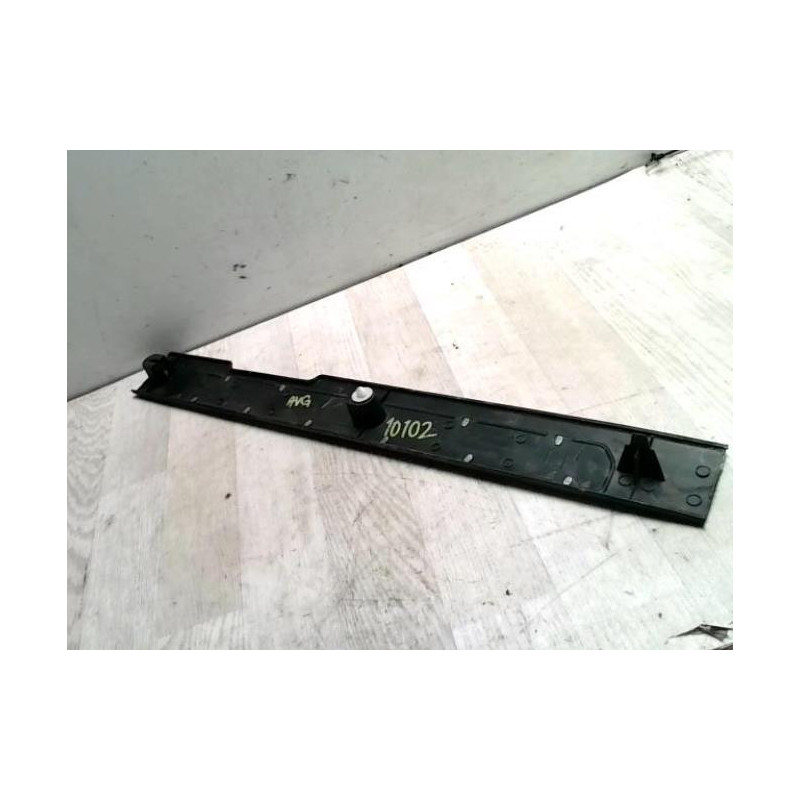 Baguette de porte avant gauche SSANGYONG REXTON 1 PHASE 1 d’occasion