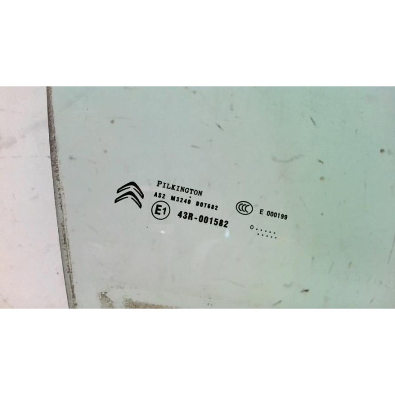 Vitre avant droit CITROEN C4 2 PHASE 1 d’occasion