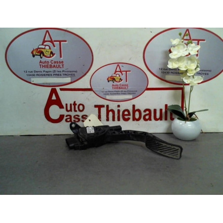 Pedalier d'accelerateur FORD FIESTA VI d’occasion