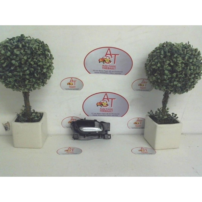 Poignee interieur avant droit PEUGEOT 407 HDI d’occasion