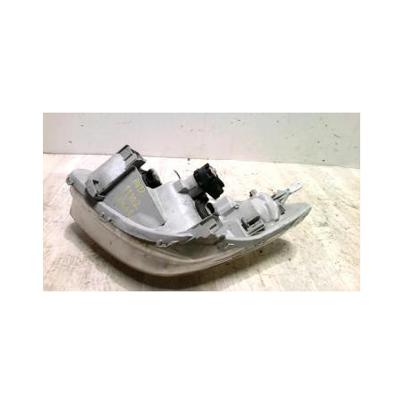 Optique avant principal droit (feux)(phare) TOYOTA COROLLA VERSO 1 d’occasion