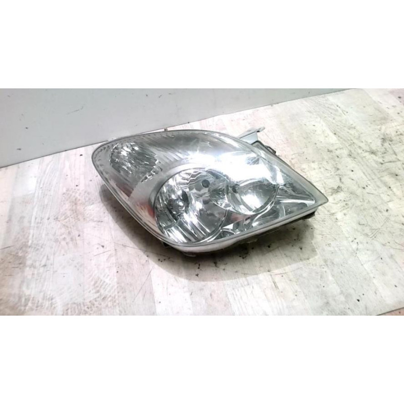 Optique avant principal droit (feux)(phare) TOYOTA COROLLA VERSO 1 d’occasion