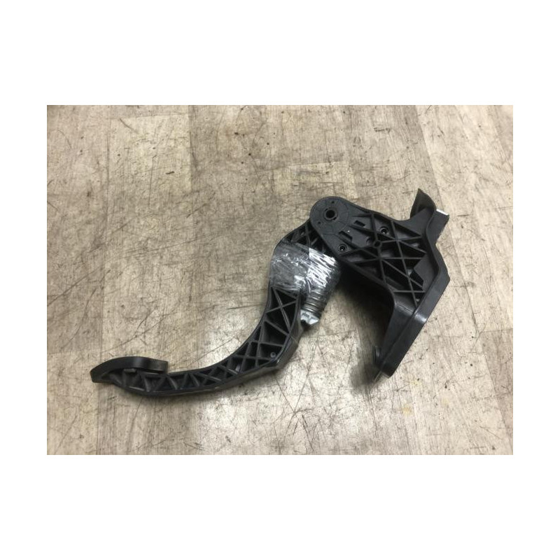 Pedalier d'embrayage VOLKSWAGEN POLO 6 PHASE 1 d’occasion