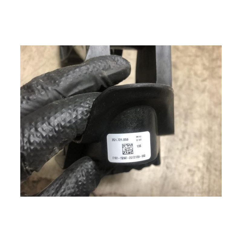 Pedalier d'embrayage VOLKSWAGEN POLO 6 PHASE 1 d’occasion