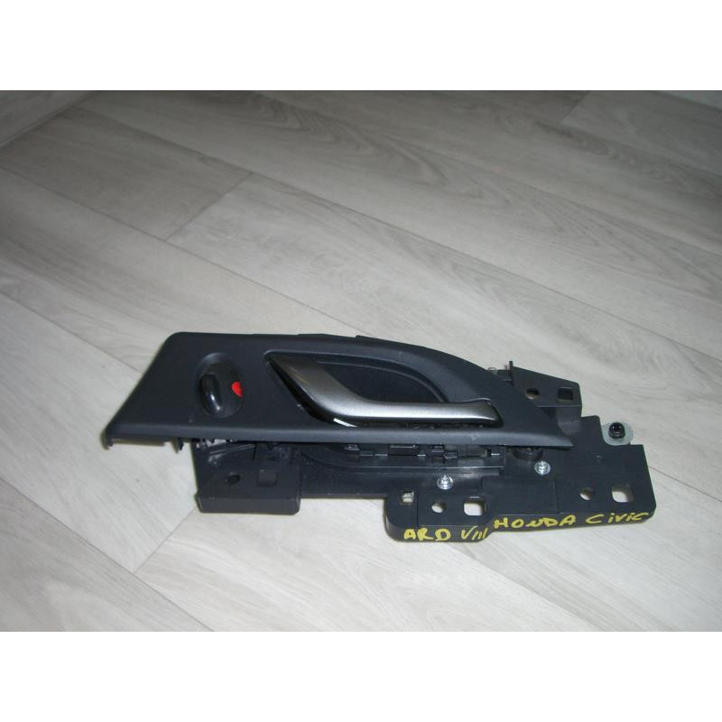 Poignee interieur arriere droit HONDA CIVIC 7 PHASE 1 d’occasion