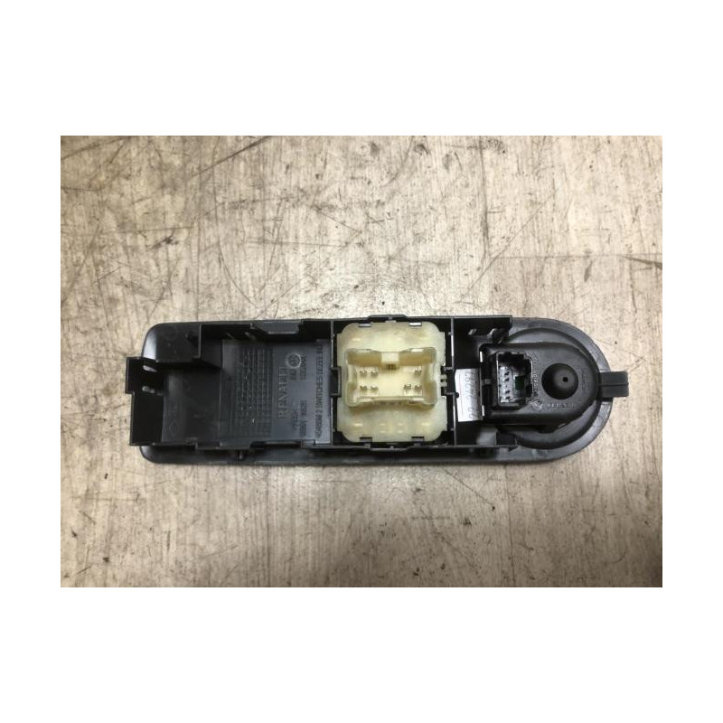 Interrupteur de leve vitre avant gauche RENAULT CLIO 4 PHASE 1 d’occasion