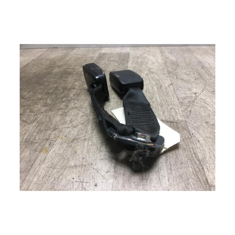 Attache ceinture arriere gauche DACIA SANDERO 1 d’occasion