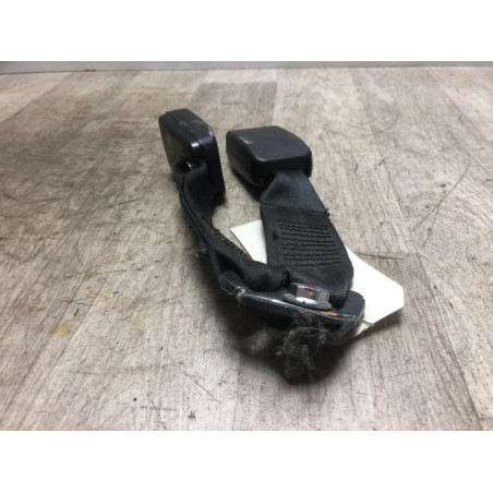Attache ceinture arriere gauche DACIA SANDERO 1 d’occasion