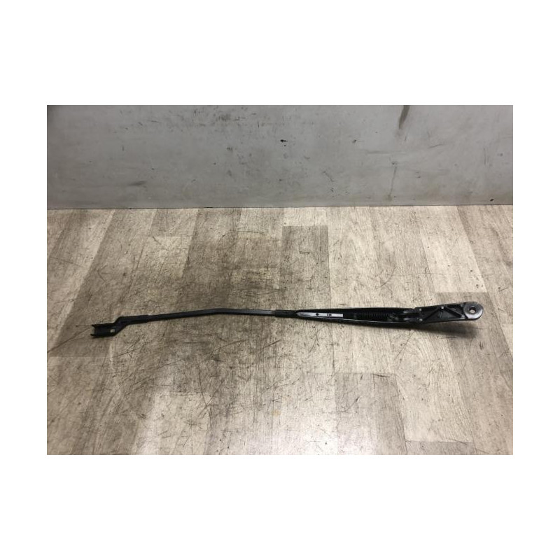 Bras essuie glace avant droit VOLKSWAGEN POLO 5 PHASE 1 d’occasion