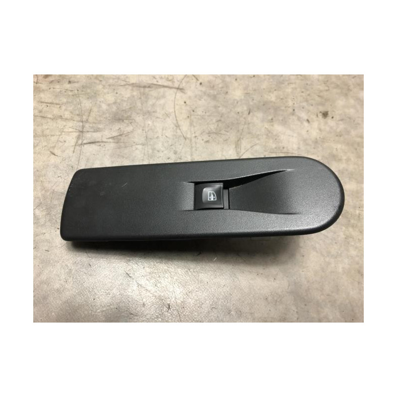 Interrupteur de leve vitre avant droit RENAULT CLIO 4 PHASE 1 d’occasion