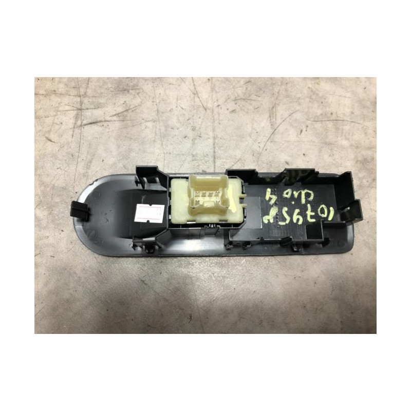 Interrupteur de leve vitre avant droit RENAULT CLIO 4 PHASE 1 d’occasion
