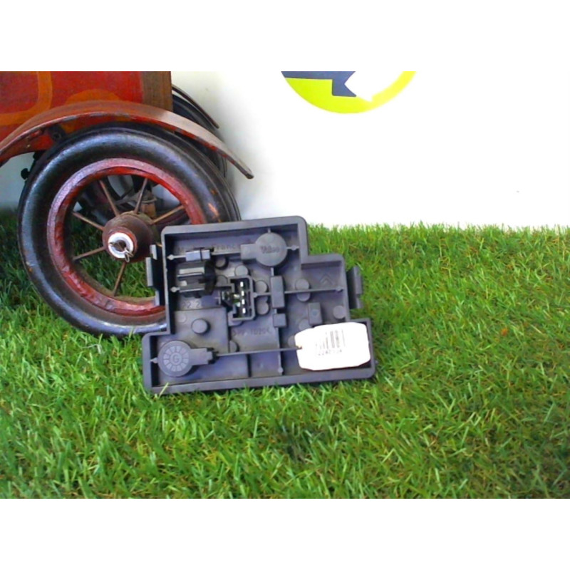 Platine feu arriere gauche CITROEN XANTIA PHASE 2 d’occasion