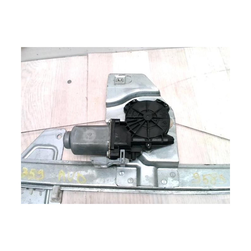 Leve vitre electrique avant droit CITROEN BERLINGO 1 PHASE 1 d’occasion