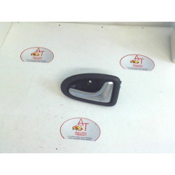 Poignee interieur avant droit RENAULT CLIO II PHASE 2 d’occasion