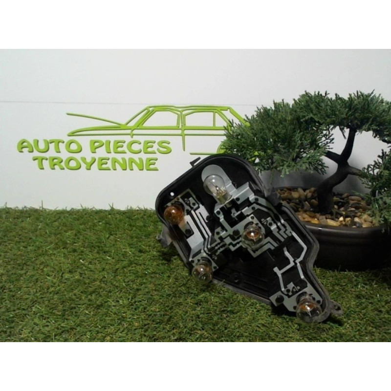Platine feu arriere droit OPEL ASTRA H PHASE 1 d’occasion