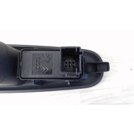 Interrupteur de leve vitre arriere droit PEUGEOT  d’occasion
