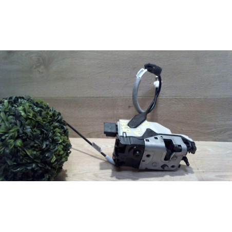 Serrure avant droit PEUGEOT 208 1 PHASE 2 d’occasion