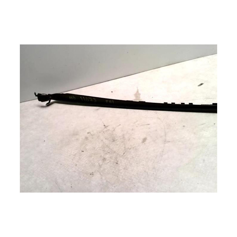 Baguette de porte avant gauche CITROEN C4 1 PHASE 1 COUPE d’occasion