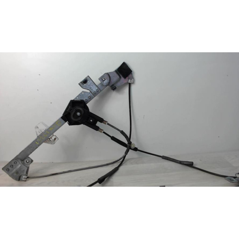 Leve vitre mecanique avant droit PEUGEOT PARTNER 1 PHASE 1 d’occasion