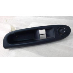 Interrupteur de leve vitre avant gauche RENAULT CLIO 2 PHASE 2 d’occasion