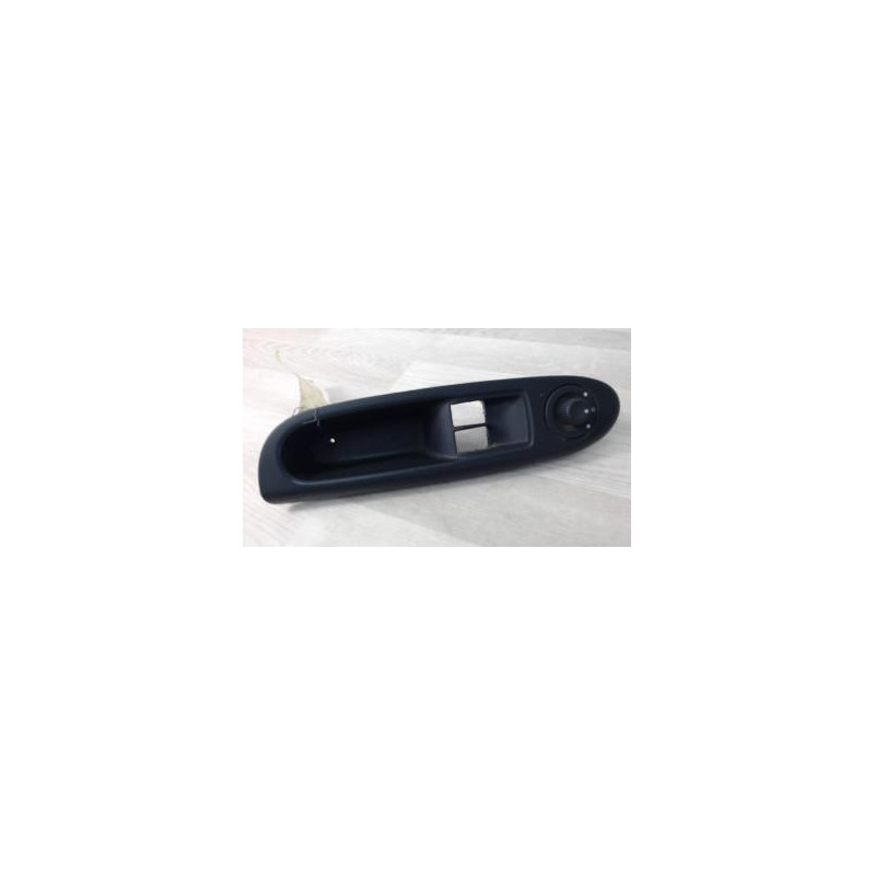 Interrupteur de leve vitre avant gauche RENAULT CLIO 2 PHASE 2 d’occasion