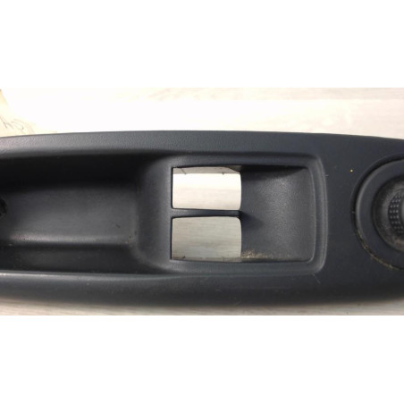 Interrupteur de leve vitre avant gauche RENAULT CLIO 2 PHASE 2 d’occasion
