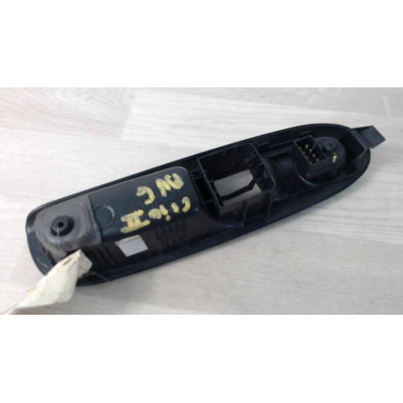 Interrupteur de leve vitre avant gauche RENAULT CLIO 2 PHASE 2 d’occasion