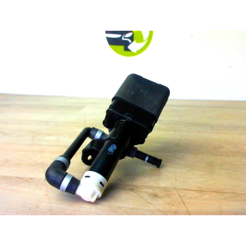 Pompe lave glace avant MAZDA  d’occasion