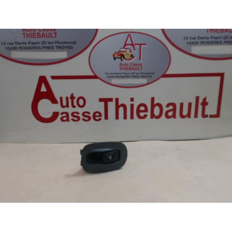 Interrupteur de leve vitre avant droit RENAULT MEGANE SCENIC I PHASE 1 d’occasion