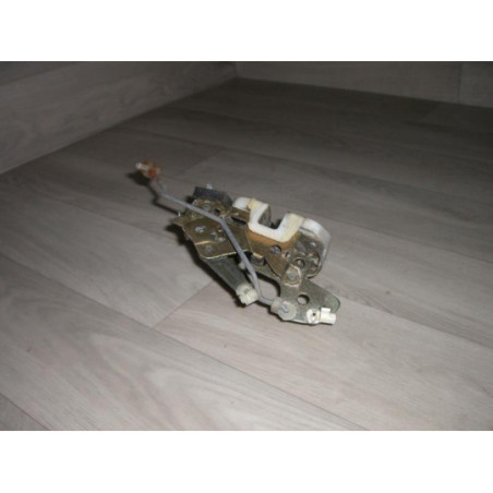 Serrure arriere gauche MAZDA 323 4 PHASE 1 d’occasion