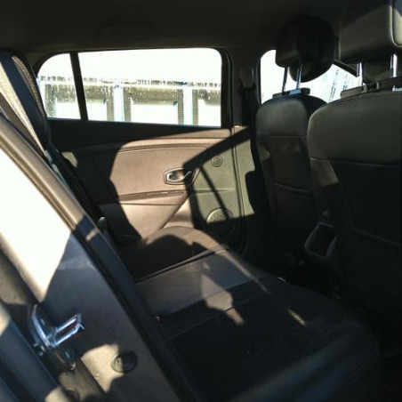 Poignee interieur arriere droit RENAULT MEGANE 3 PHASE 1 BREAK d’occasion