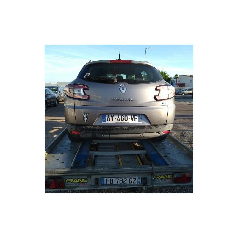 Poignee interieur arriere droit RENAULT MEGANE 3 PHASE 1 BREAK d’occasion
