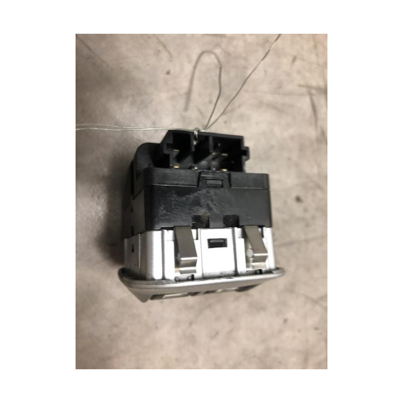 Interrupteur de leve vitre avant gauche PEUGEOT 206+ d’occasion