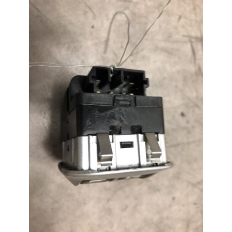 Interrupteur de leve vitre avant gauche PEUGEOT 206+ d’occasion