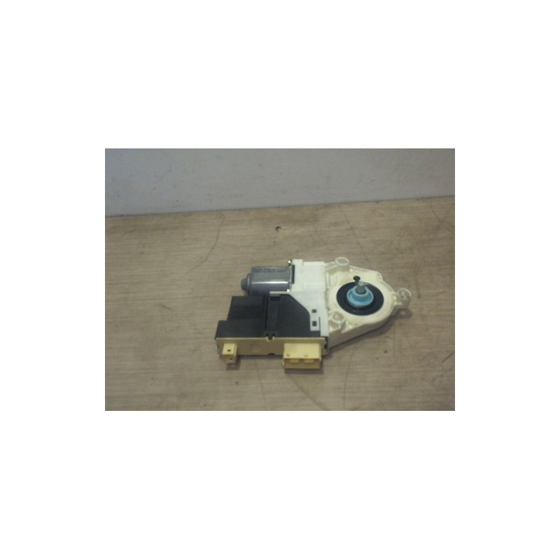 Moteur leve vitre avant droit PEUGEOT 307 PHASE 1 d’occasion