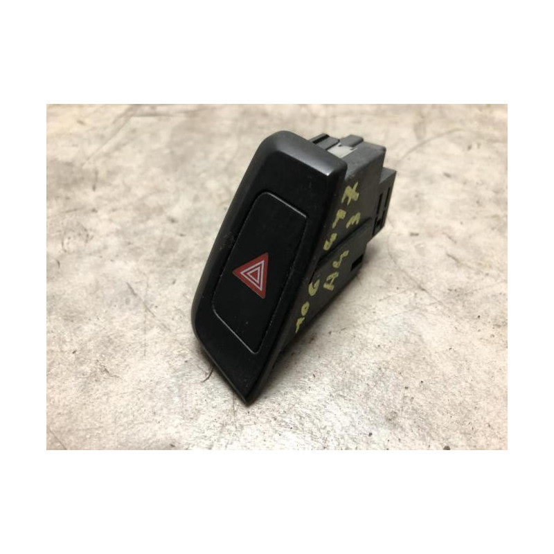 Bouton de warning AUDI A4 3 AVANT PHASE 1 BREAK d’occasion