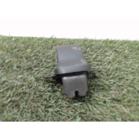 Serrure de porte de coffre droite RENAULT KANGOO 1 PHASE 1 d’occasion