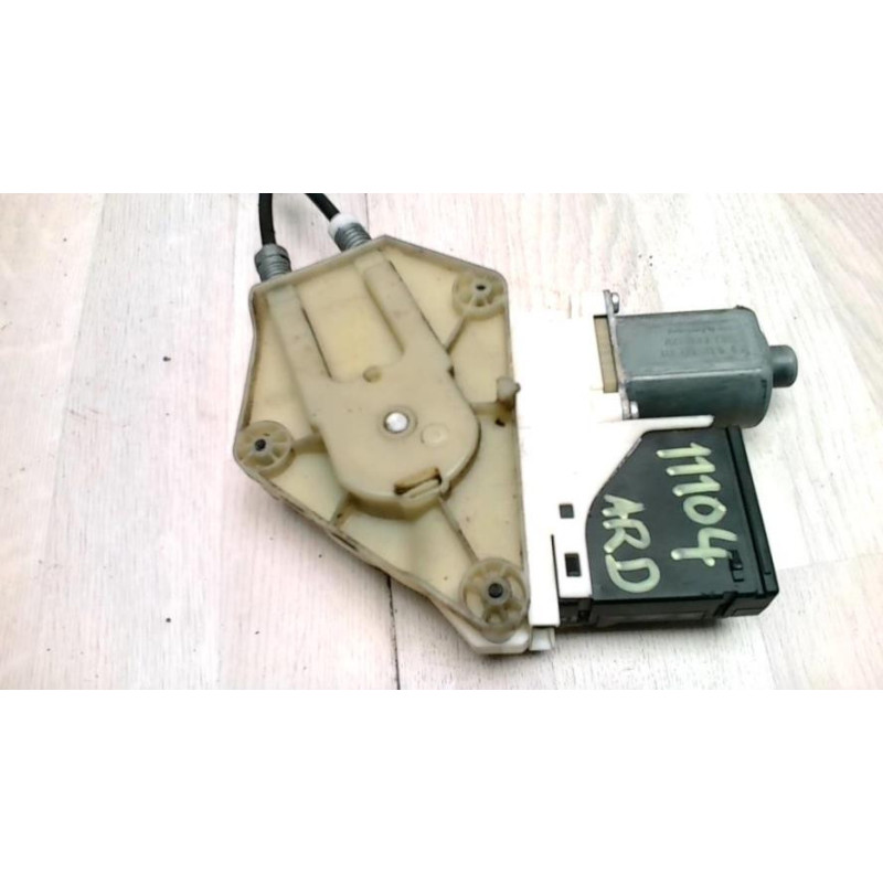 Leve vitre electrique arriere droit CITROEN C4 1 PHASE 1 COUPE d’occasion