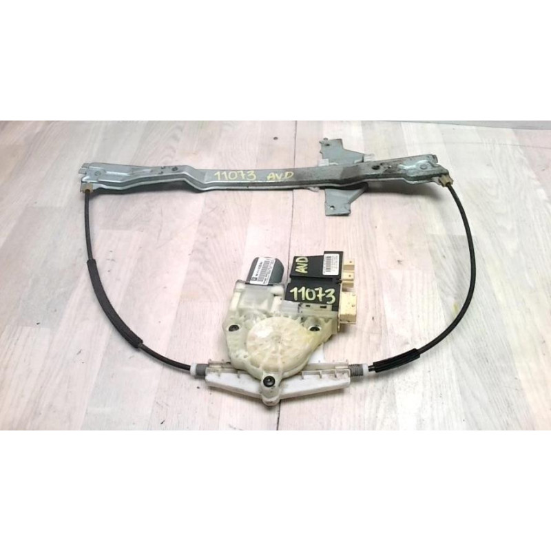 Leve vitre electrique avant droit CITROEN C4 1 PHASE 1 COUPE d’occasion