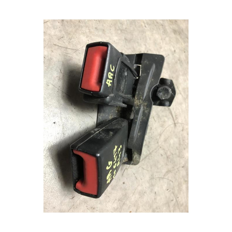 Attache ceinture arriere gauche AUDI A4 3 AVANT PHASE 1 BREAK d’occasion