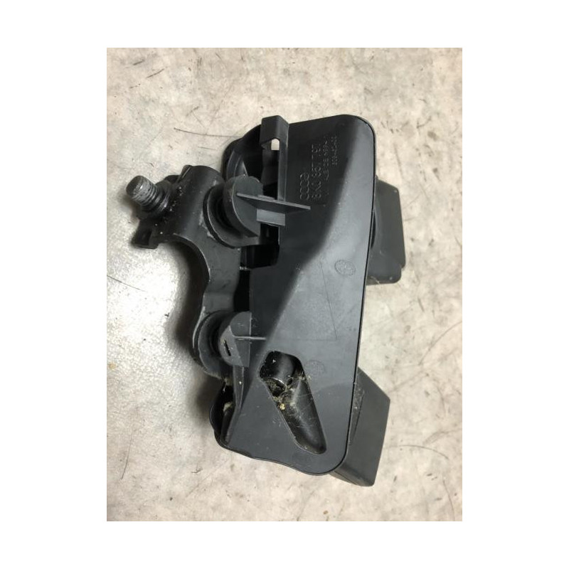 Attache ceinture arriere gauche AUDI A4 3 AVANT PHASE 1 BREAK d’occasion