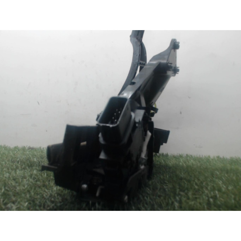 Serrure avant droit FORD FOCUS 2 PHASE 2 BREAK d’occasion