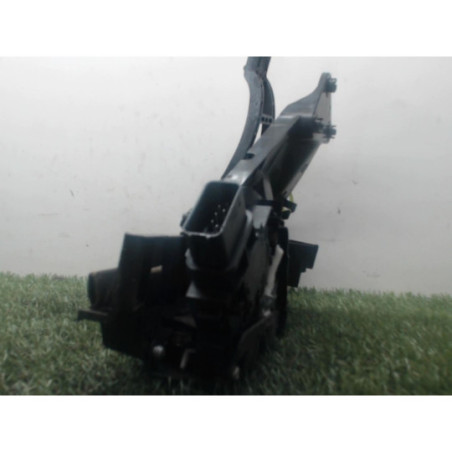 Serrure avant droit FORD FOCUS 2 PHASE 2 BREAK d’occasion