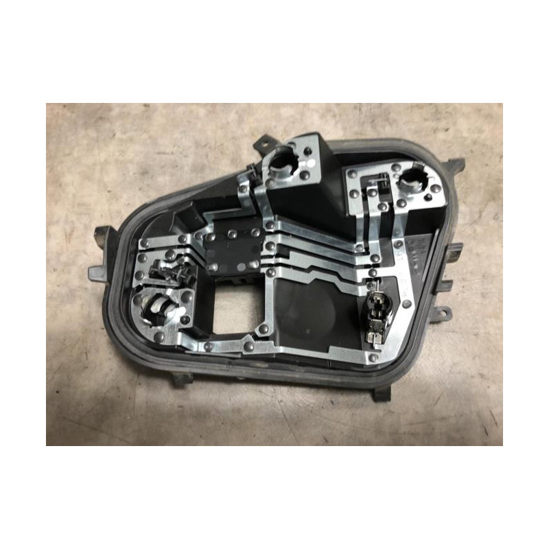 Platine feu arriere gauche DACIA SANDERO 3 d’occasion
