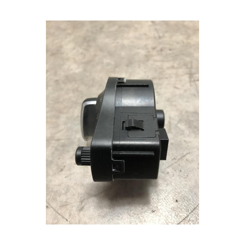 Commande de phare AUDI A4 3 AVANT PHASE 1 BREAK d’occasion