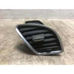 Aerateur tableau de bord avant droit AUDI A4 3 AVANT PHASE 1 BREAK d’occasion
