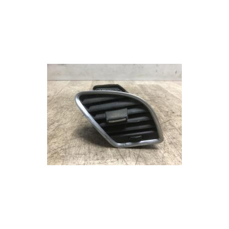 Aerateur tableau de bord avant droit AUDI A4 3 AVANT PHASE 1 BREAK d’occasion