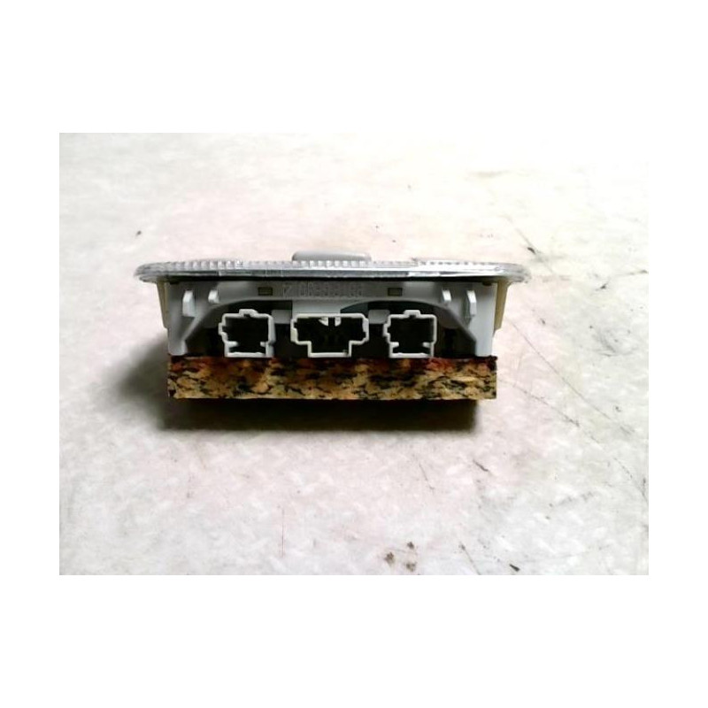 Eclairage de plafonnier PEUGEOT 407 COUPE d’occasion